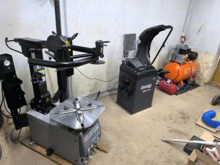 Dodávka pneuservisního setu GRUBBER a kompresoru BJC, děkujeme do Berouna👍👏