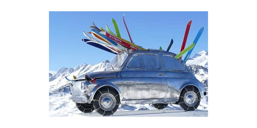 Preprava lyží v aute