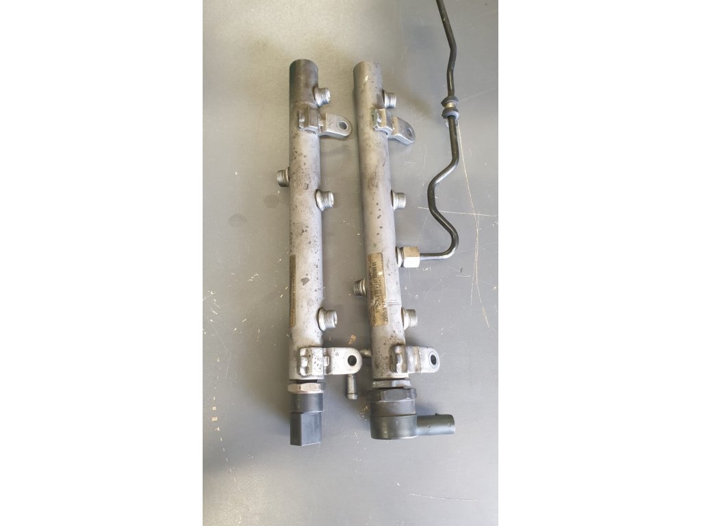 Vstřikovcí lišta Mercedes-Benz A 642 070 06 95