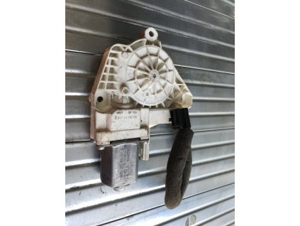 8K0 959 811 A motorek  Škoda Superb II