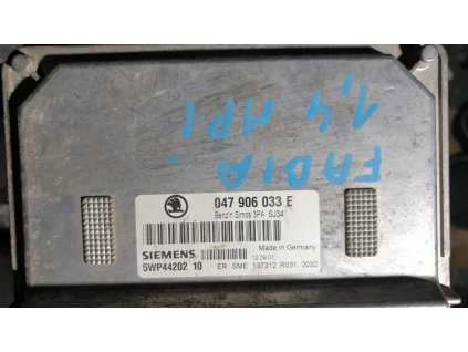 Řídící jednotka motoru Škoda 047 906 033 E