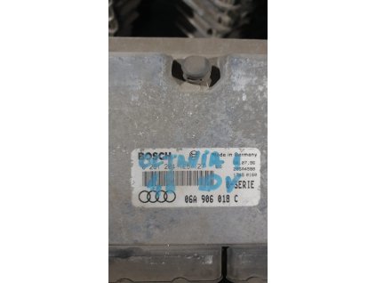 Řídící jednotka motoru Škoda 06A 906 018 C