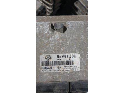 Řídící jednotka motoru 06A 906 018 DJ