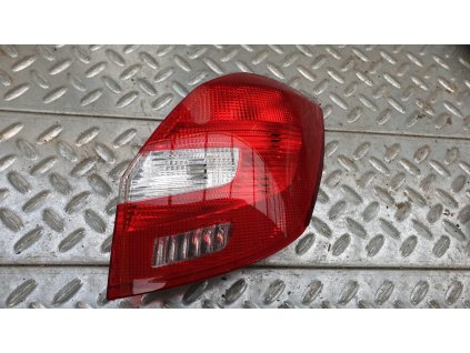 P.z. lampa Škoda Fabia II 5J6 945