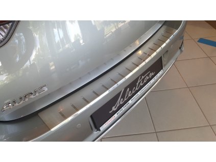 Profilovaný prah kufra NEREZ - Toyota AURIS II FL5D 2015-2019 - 25-5533 - 1