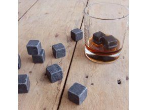 Ledové kameny do nápojů