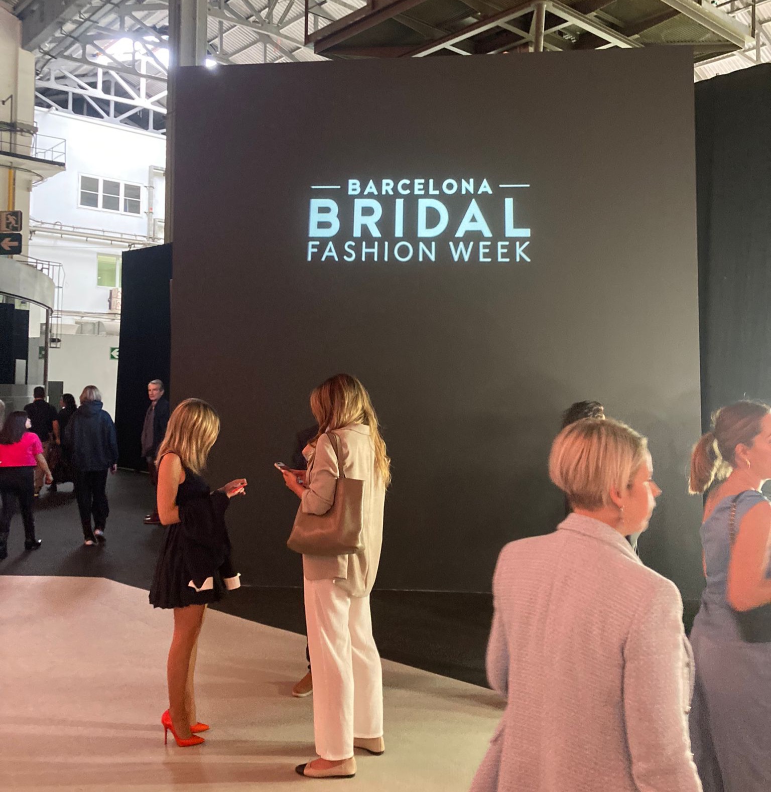 bridal-fashion-week-barcelona-svatebni-spolecenske-saty