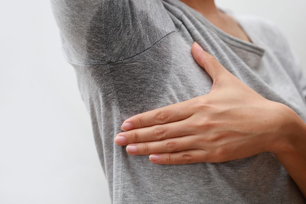 Antiperspirant vs. deodorant: Který si vybrat a proč?