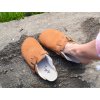 dospele-barefoot-pantofle-backory-hnede-kozene-aylla-tinku-zimni-pohled-detail-1