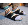 dospele-barefoot-pantofle-backory-cerna-kozene-aylla-thak-lifestyle-detail-2