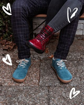 Nemusíme být stejní, abychom k sobě patřili. Jeden výrazný. Druhý klidný. Každý svůj. A spolu. Láska není o dokonalosti....