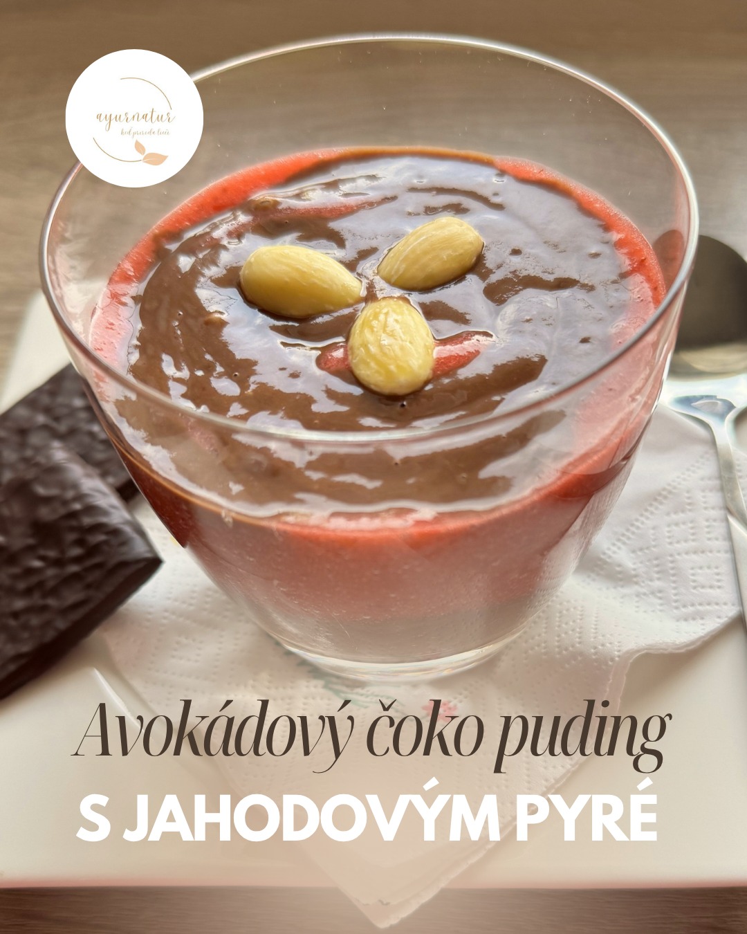 Avokádový puding s jahodovým pyré