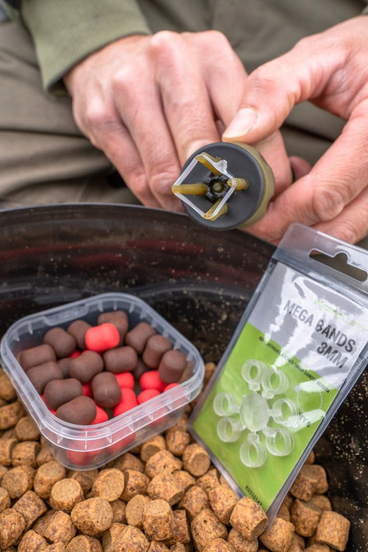 Korum Navlékač Mega Bander - Obrázek 6