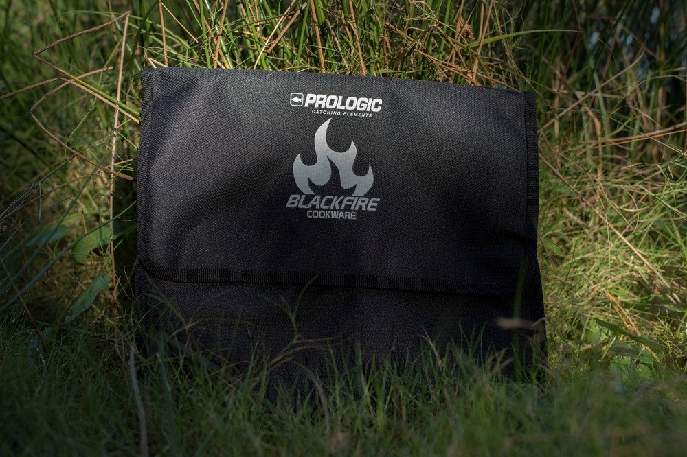 Prologic Talíř S Příborem Blackfire Dinning Set (obrázek 10)