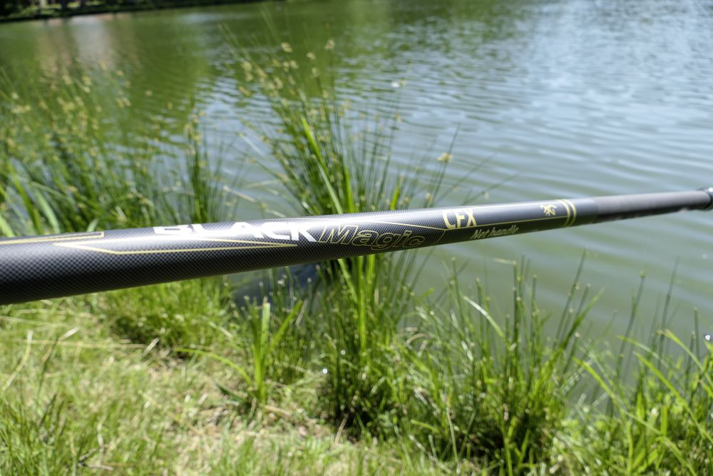 Browning Podběráková Tyč Black Magic CFX Landing Net Handle 2,5m (obrázek 9)