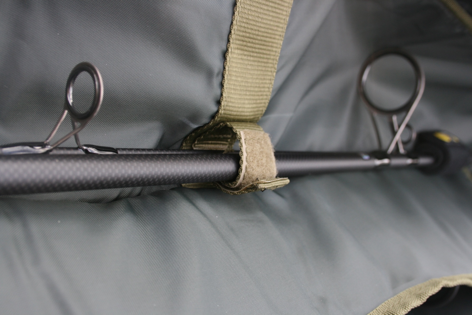Mivardi Pouzdro Na Pruty Camo Code Compact 205cm (obrázek 10)