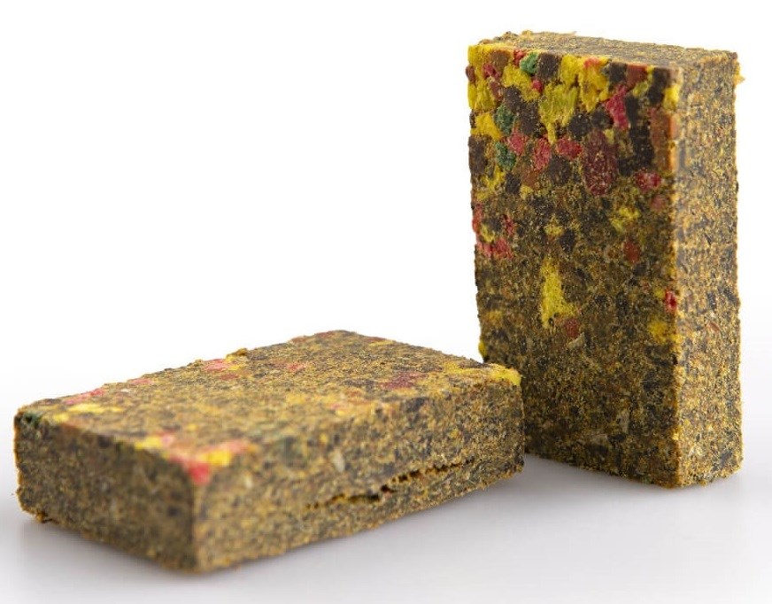 Zfish Zakrmovací Brikety Carp & Feeder Briquettes 220g Příchuť: Strawberry & Hemp - Obrázek 4