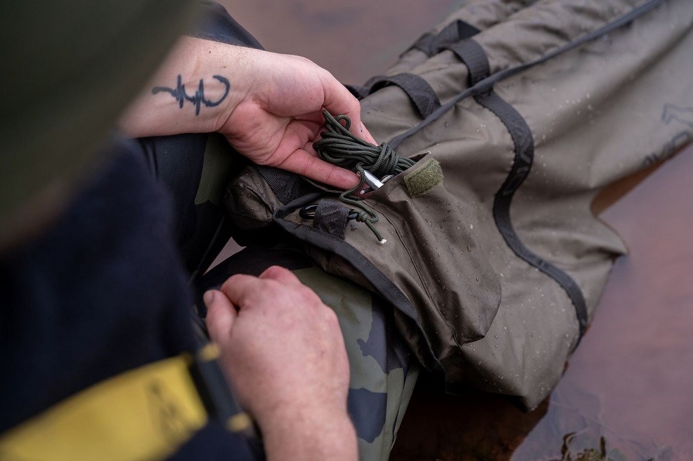 Avid Carp Vážící Sak PRO-Tect Flotation Sling (obrázek 11)