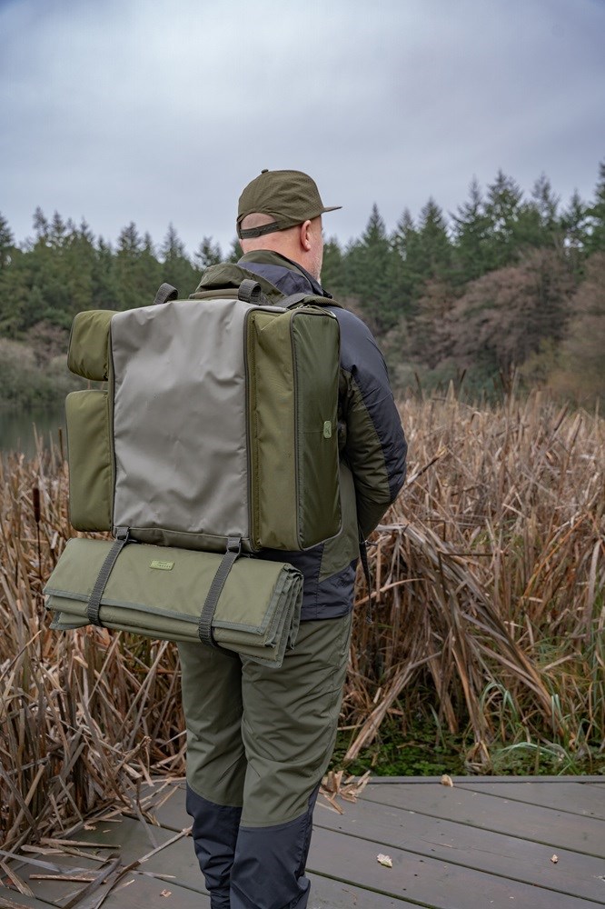 Korum Batoh Progress Ruckbag 35l (obrázek 8)