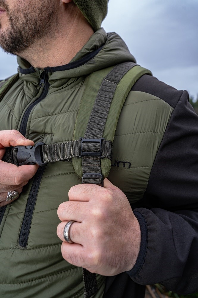 Korum Batoh Progress Rucksack 35l (obrázek 9)