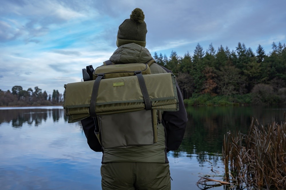 Korum Batoh Progress Roversack 25l (obrázek 7)
