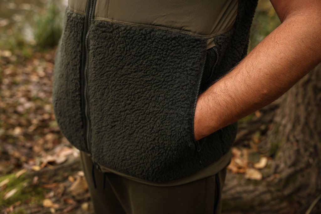 Trakker Products Traker Vesta TechPro Sherpa Bodywarmer Velikost: M (obrázek 11)