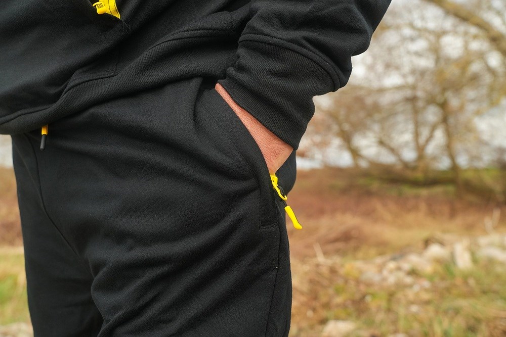 Black Cat Tepláky Black Joggers Velikost: XXL (obrázek 9)