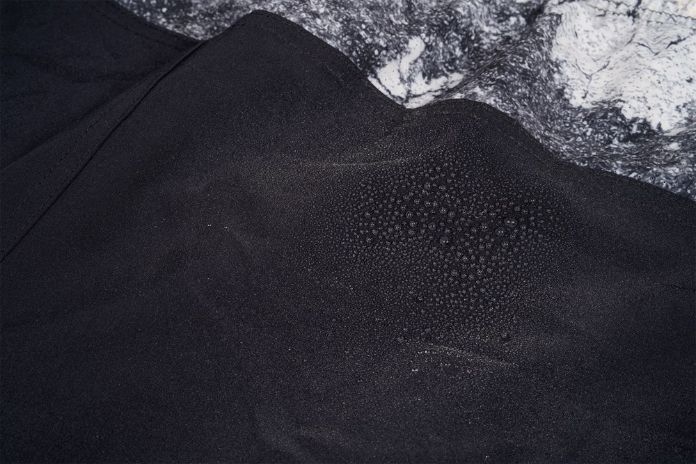 Black Cat Koupací Kraťasy Swim Shorts Velikost: L - Obrázek 7