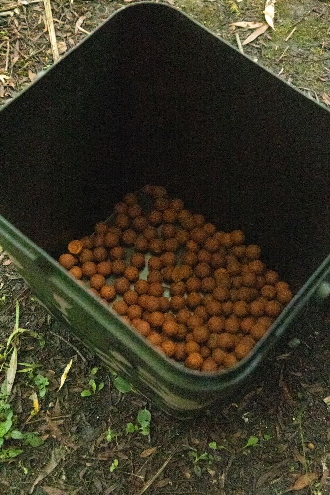 Fox Kbelík Plastový Camo Bucket Objem: 6L (obrázek 6)