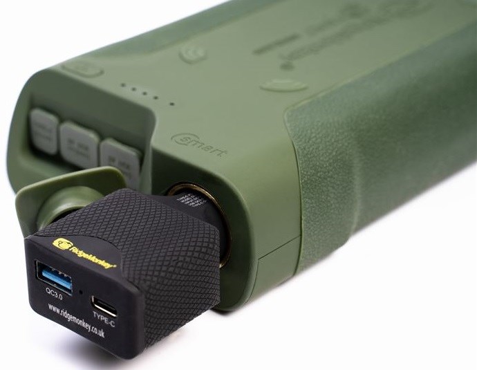 RidgeMonkey Powerbanka Vault C-Smart Wireless 42150mAh Green (obrázek 5)