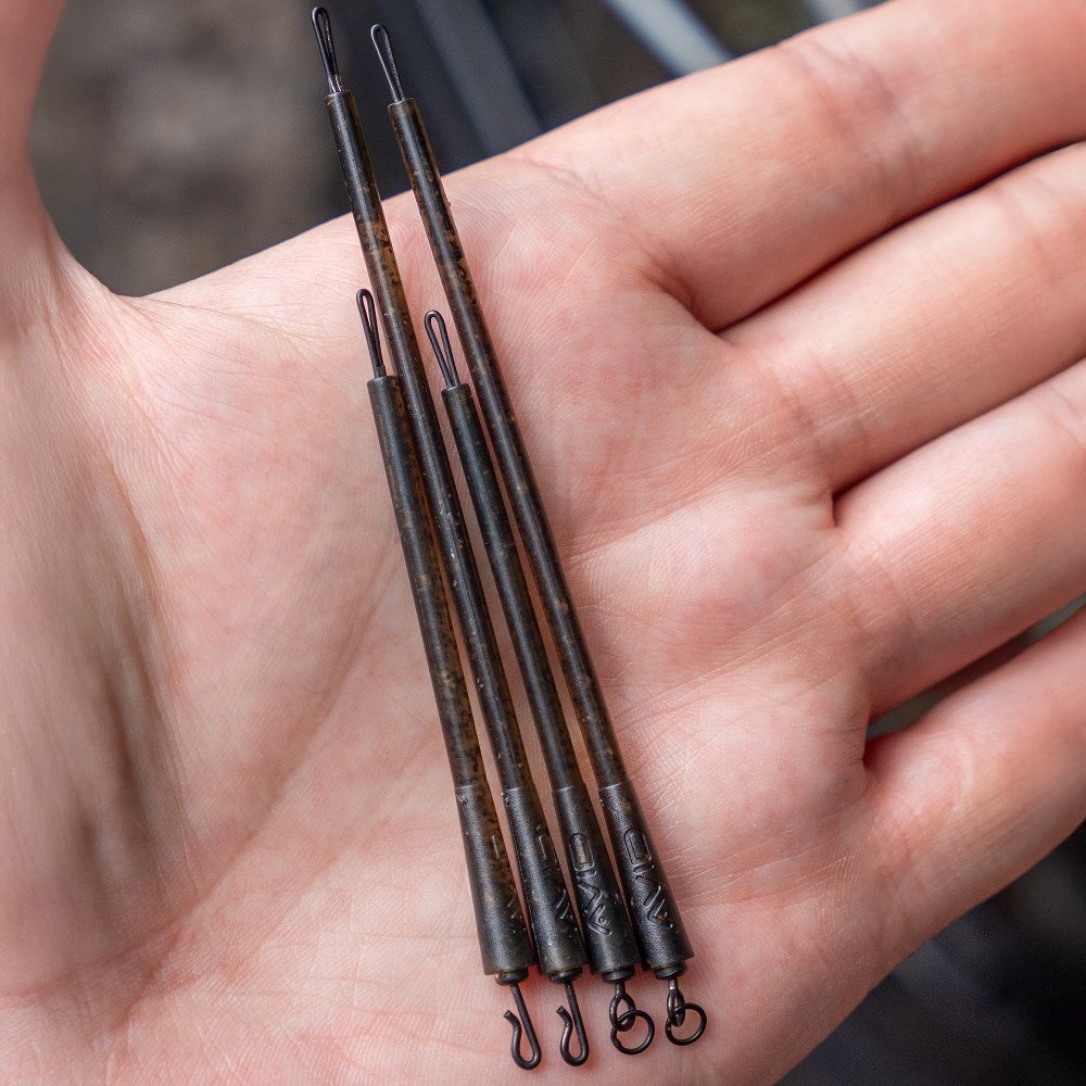 Avid Carp Montáž Outline FleckTone Ring Swivel Bag Stems Velikost: Short (obrázek 8)