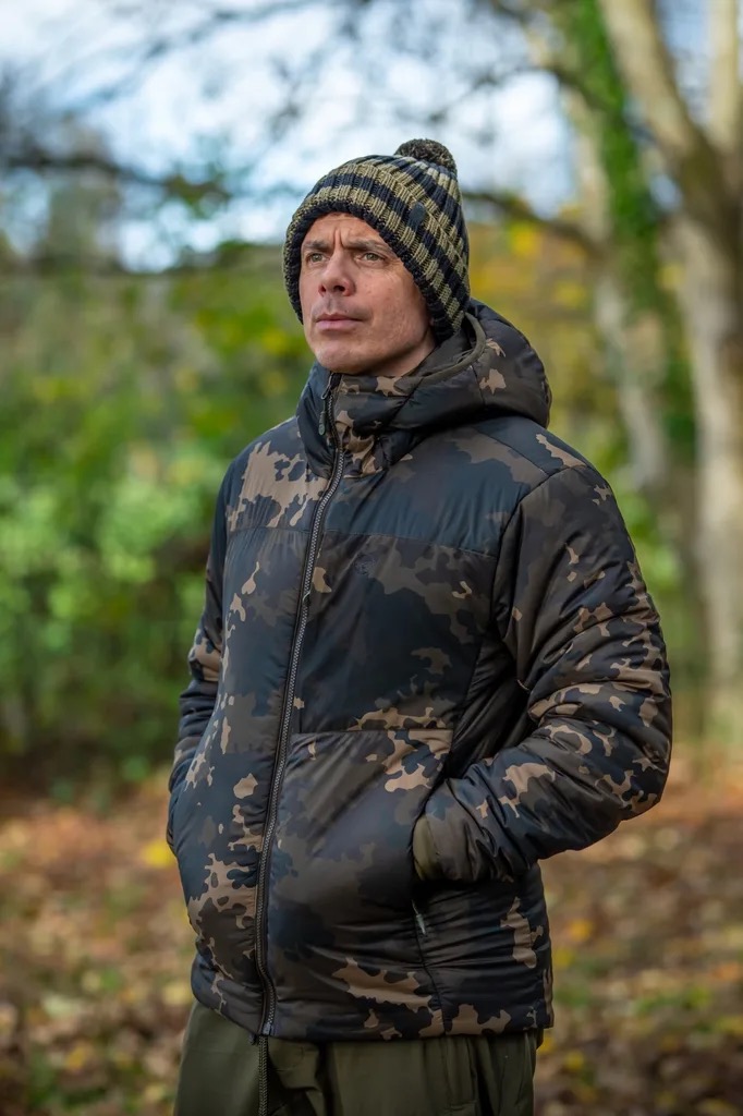 Korda Čepice Nanny Pat Hat Dark Olive (obrázek 4)