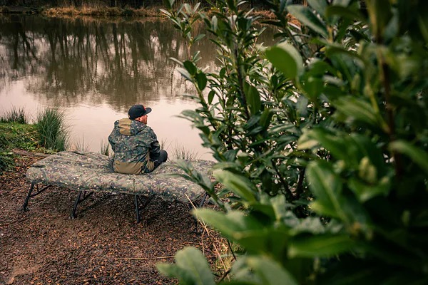 Trakker Products Trakker Lehátko RLX 8 Leg Wide (obrázek 9)