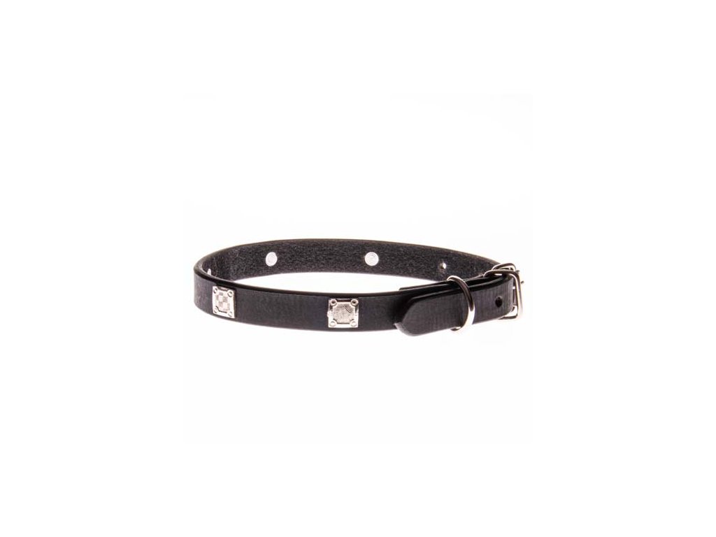 COBBYS PET Obojok z pravej olejovej kože zdobený striebornými kockami 15mm/50cm