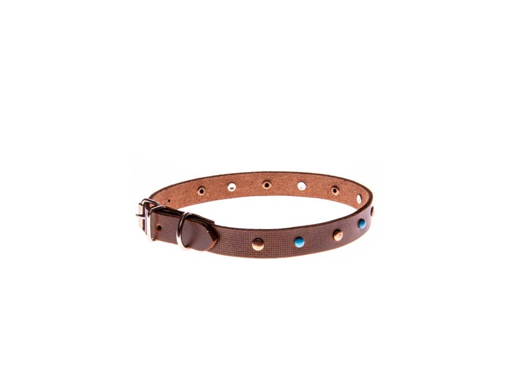 COBBYS PET Obojok z pravej kože hnedý s drobnou károvanou hľbkovou tlačou zdobený modrými a mosadznými nitmi 15mm/40cm