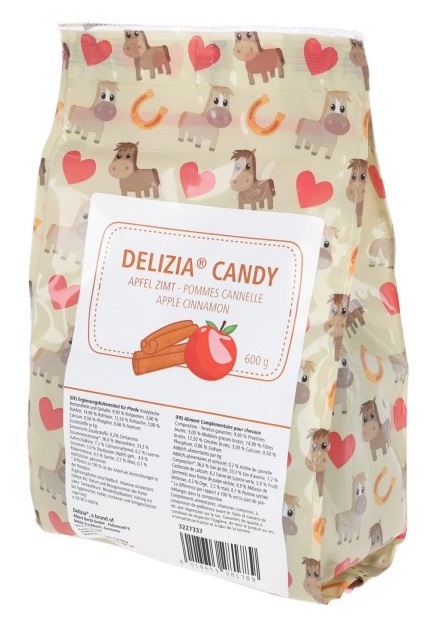 Pamlsek pro koně DELIZIA Candy, jablko-skořice, 600 g