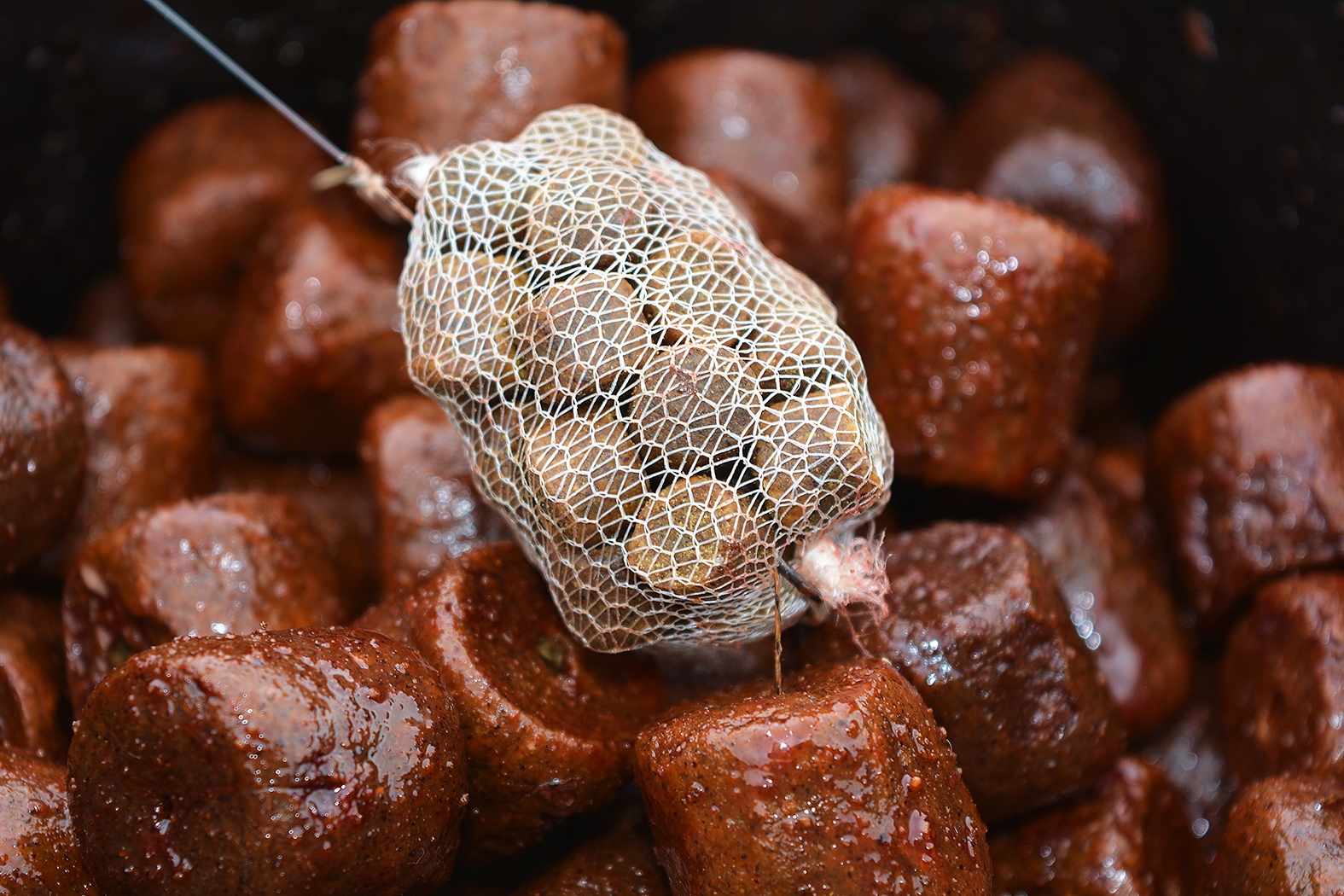 Kapří AMINO pelety s dírou 250g – 20mm