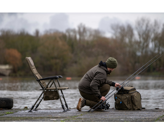 Avid Carp křeslo Revolve Armchair X