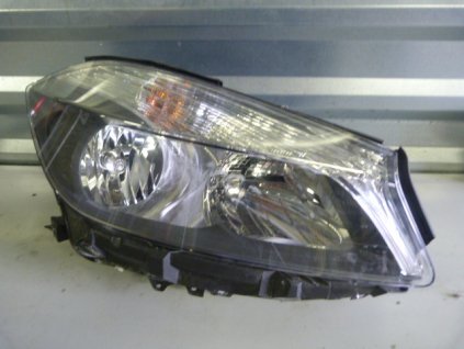 Mercedes-Benz A W176 Pravé Přední světlo