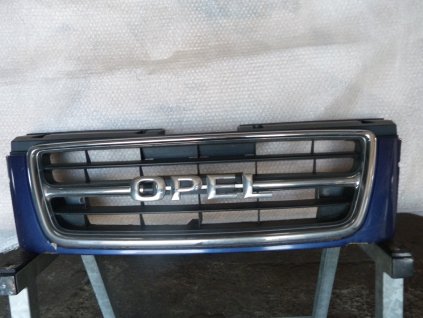Opel Monterey B - Přední maska