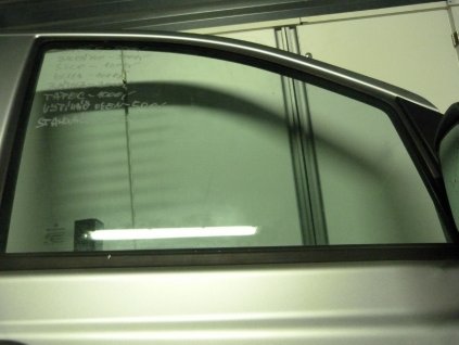 Mercedes Vito W639 - pravé sklo
