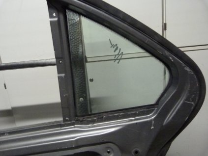 Mercedes C W204 Sedan - Pravě zadni okno