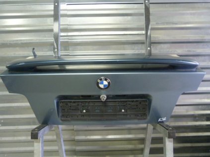 BMW 3 E36 Sedan Zadní víko, dveře kufru