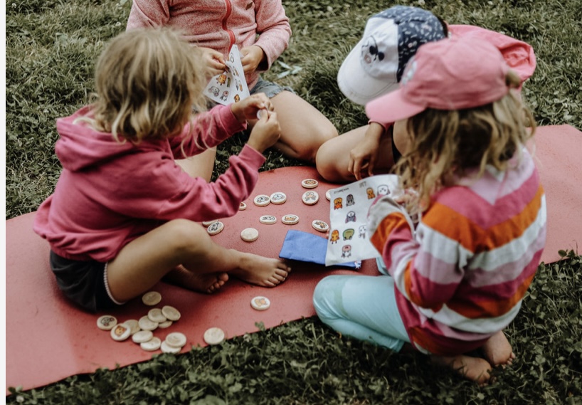 Jak zabavit děti na cestách