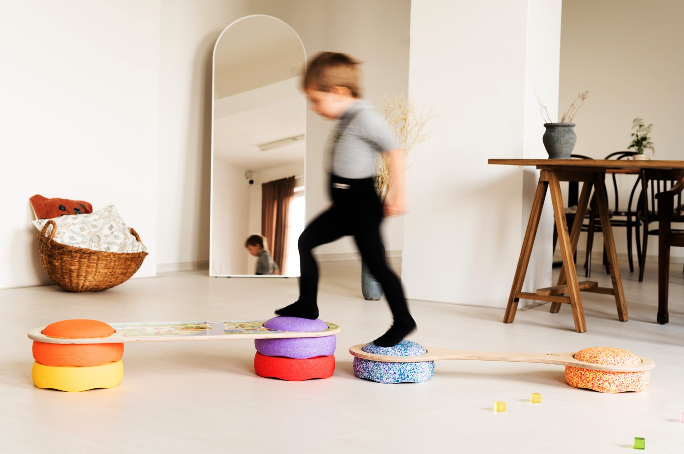 Dřevěné mostky BALANCE PLAY a tipy, jak si s nimi hrát