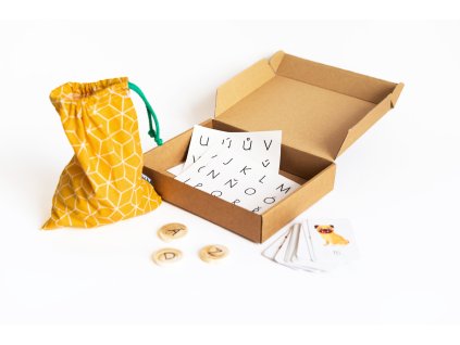 Wooden Alphabet_CZ_with playing cards