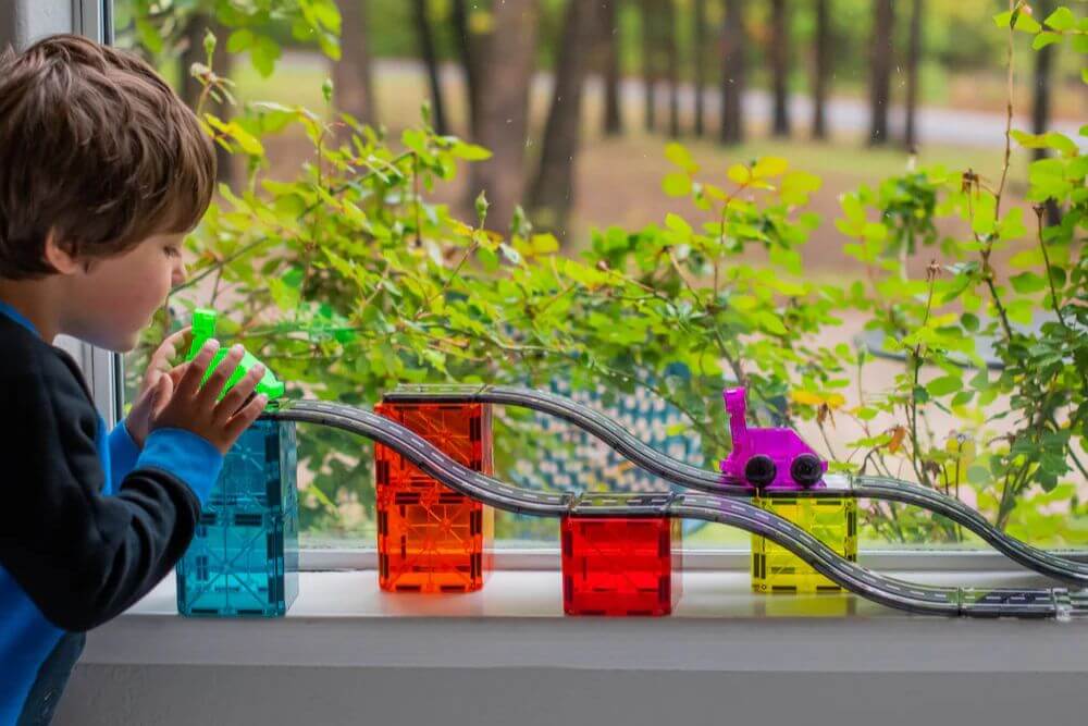 Magna tiles dráha s autíčkami