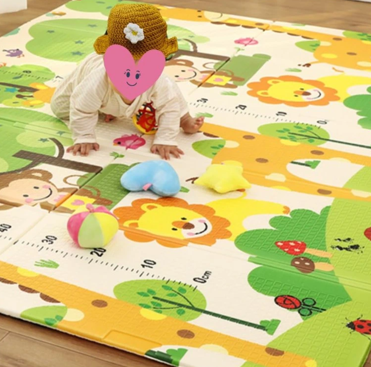 Prečo sú kvalitné hracie deky, prikrývky a senzorické hračky v detskom veku také dôležité