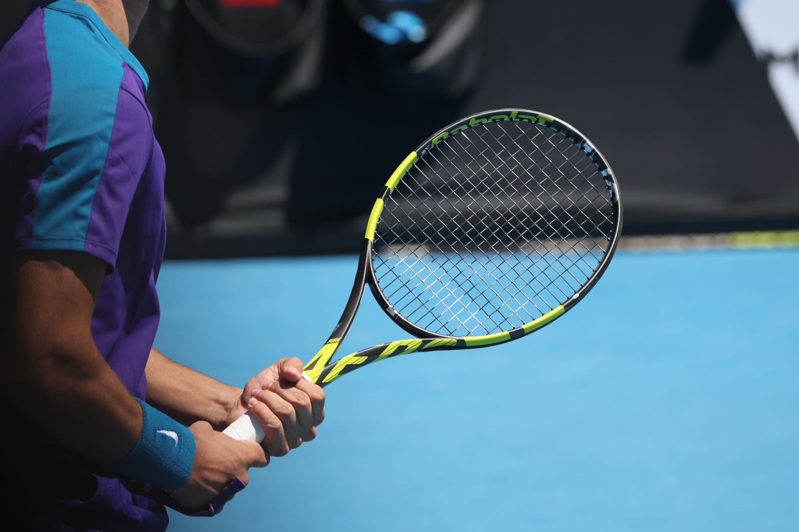 Carlos Alcaraz pri hre s raketou Babolat Pure Aero