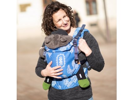 Ergonomické rostoucí nosítko Sestrice Sestrice Roosters Royal Blue - velikost Carrier